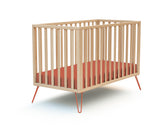 Lit bébé en bois avec pieds en acier terracotta, 60 x 120 cm - Jurababy